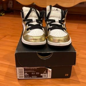 Jordan 1 Mid SE